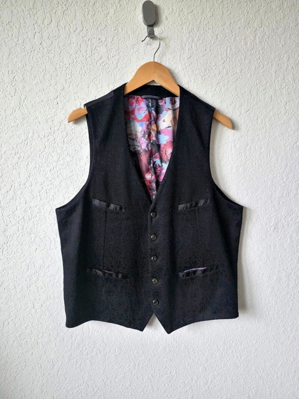 Robert Graham Men's Floral Lined Vest Size 42 NWOT
